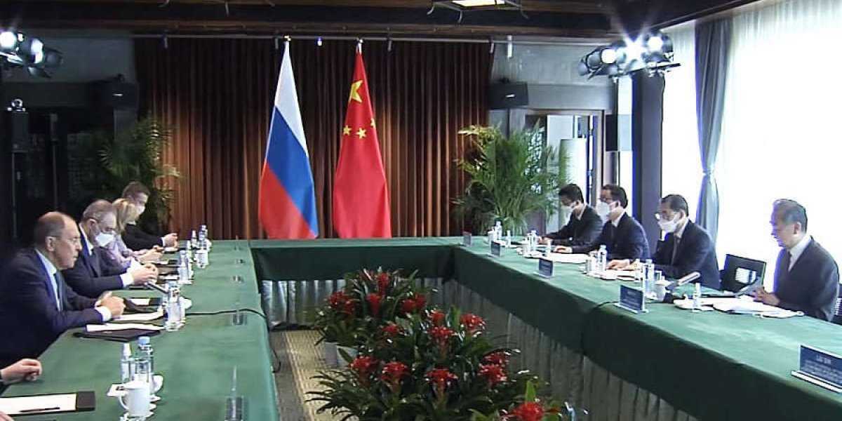 Российско-китайский кулак: союз Москвы и Пекина аннулирует санкционное давление Запада