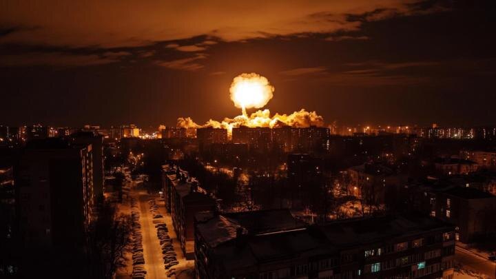 «Искандер» нагрянул во время совещания: Здание СБУ стёрто – под завалами командование фронта. Полыхает от Одессы до Киева