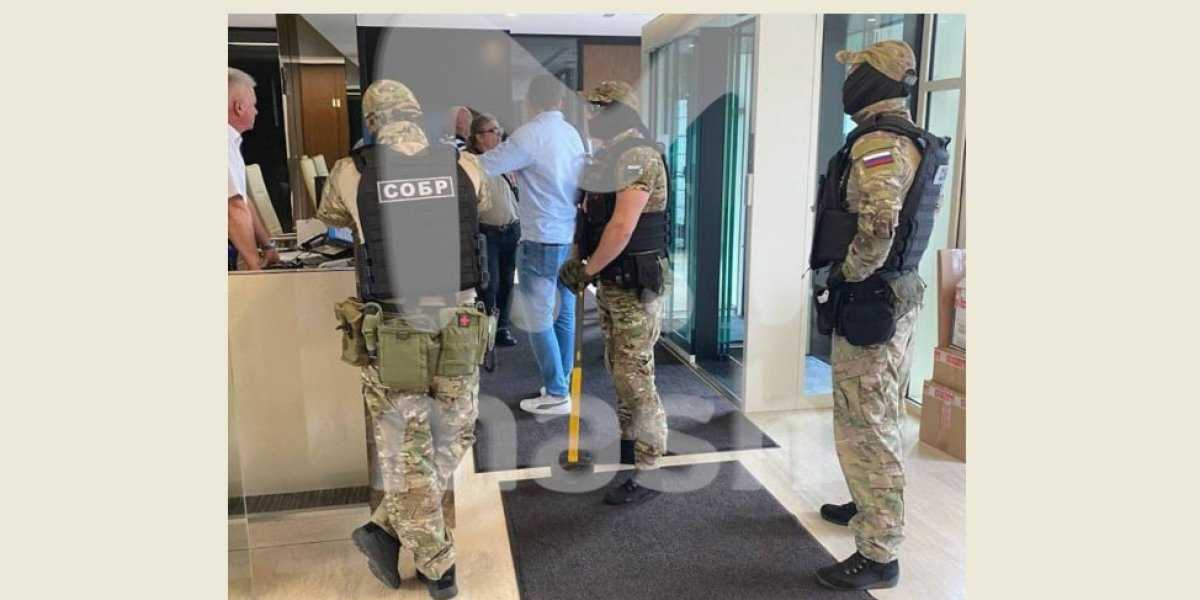 СОБР пришел к миллиардеру из Баку – это сигнал диаспоре? Эксперт: «Азербайджан дорого заплатит за поддержку Украины»
