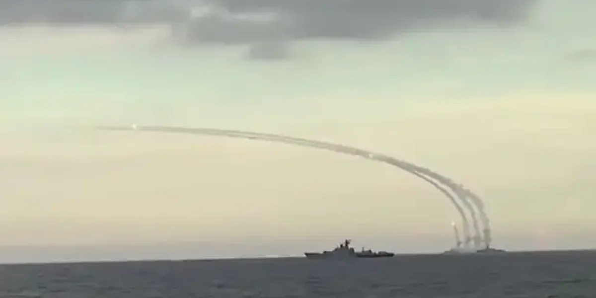 Выхода не осталось, это подготовка к войне с Азербайджаном. Как угодно надо выкидывать Пашиняна и мириться с Грузией Выхода не осталось, это подготовка к войне с Азербайджаном. Как угодно надо выкидывать Пашиняна и мириться с Грузией