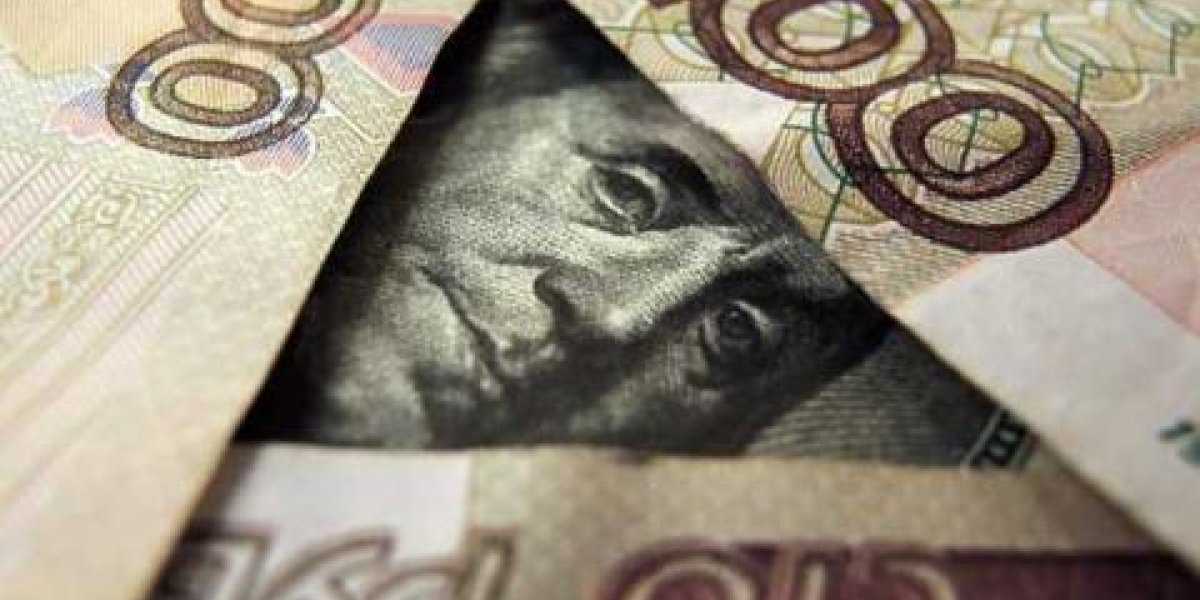 Рубль на пороге девальвации: эксперты предупреждают о «сгорании» сбережений россиян