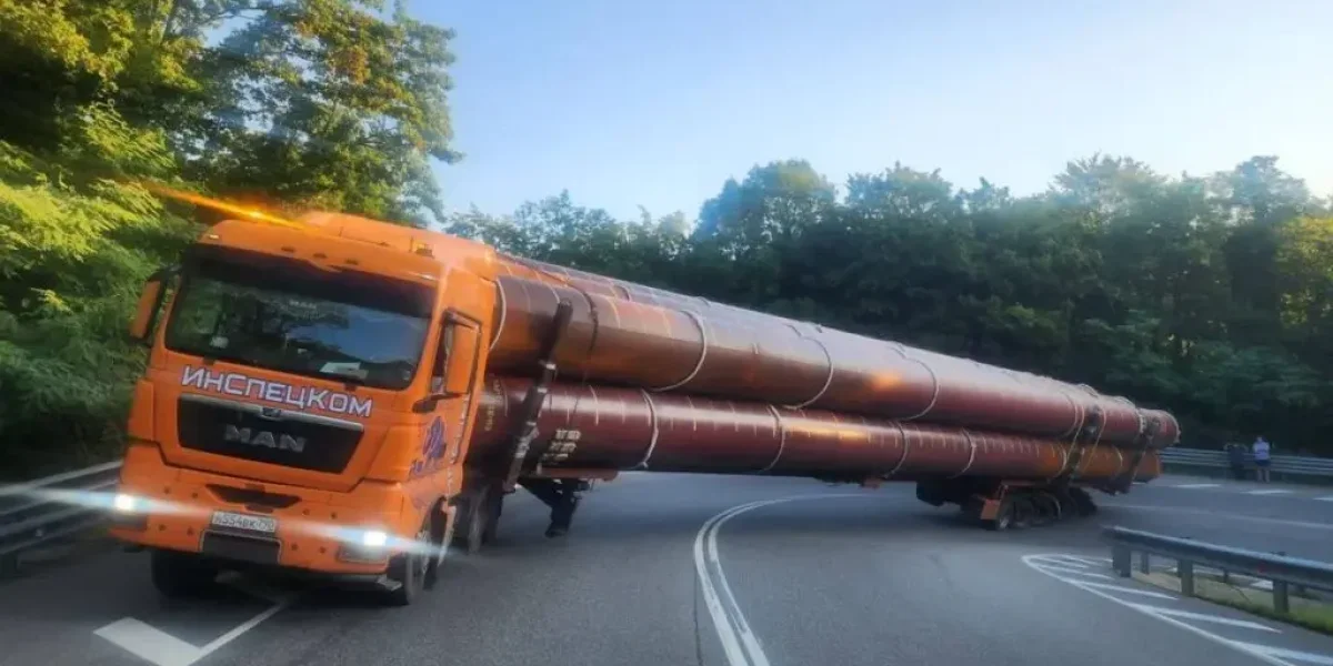 Фура парализовала трассу М-4 «Дон» на Михайловском перевале под Геленджиком