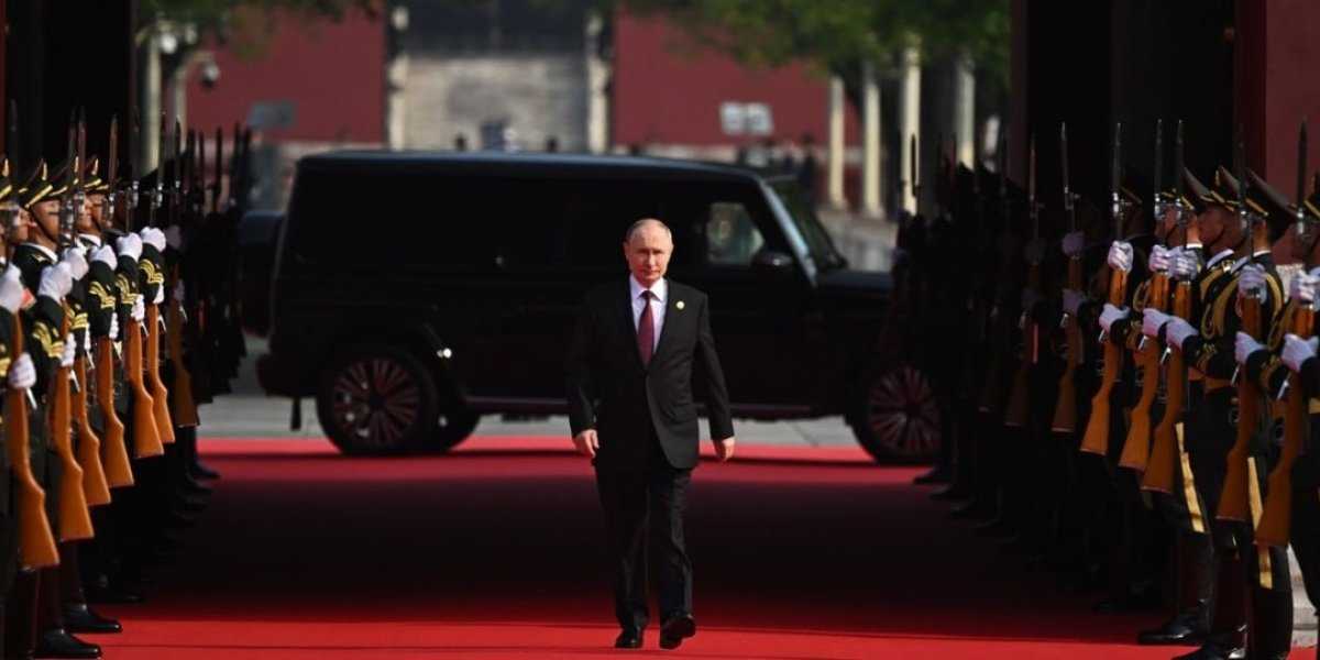 «В свои 70 лет ты всё ещё ребёнок»: Си намекнул Путину на бессмертие. Ким загадочно улыбнулся «В свои 70 лет ты всё ещё ребёнок»: Си намекнул Путину на бессмертие. Ким загадочно улыбнулся