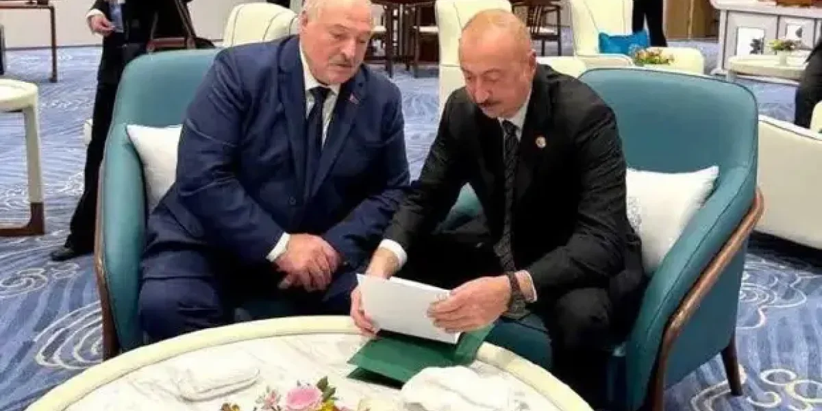 Алиев стоял недовольный с краю, Рахмон опять рядом с Путиным. А знаете, кто войдет в «тройку главных» на Параде 3 сентября?