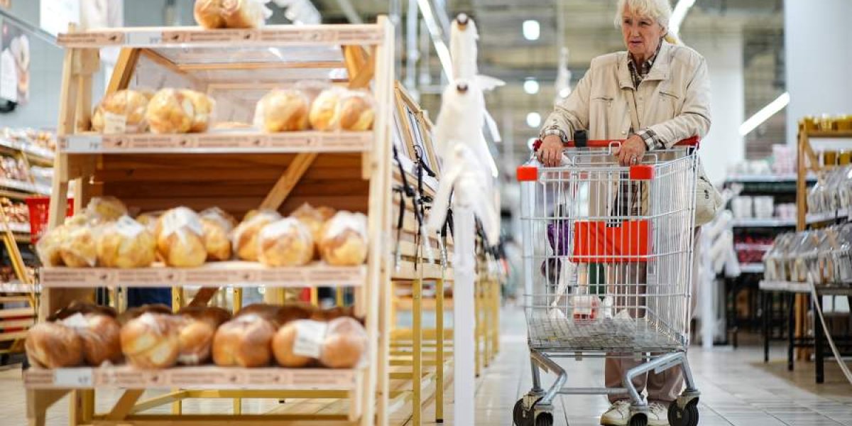 Экономия как новая реальность: почему россияне массово сокращают расходы