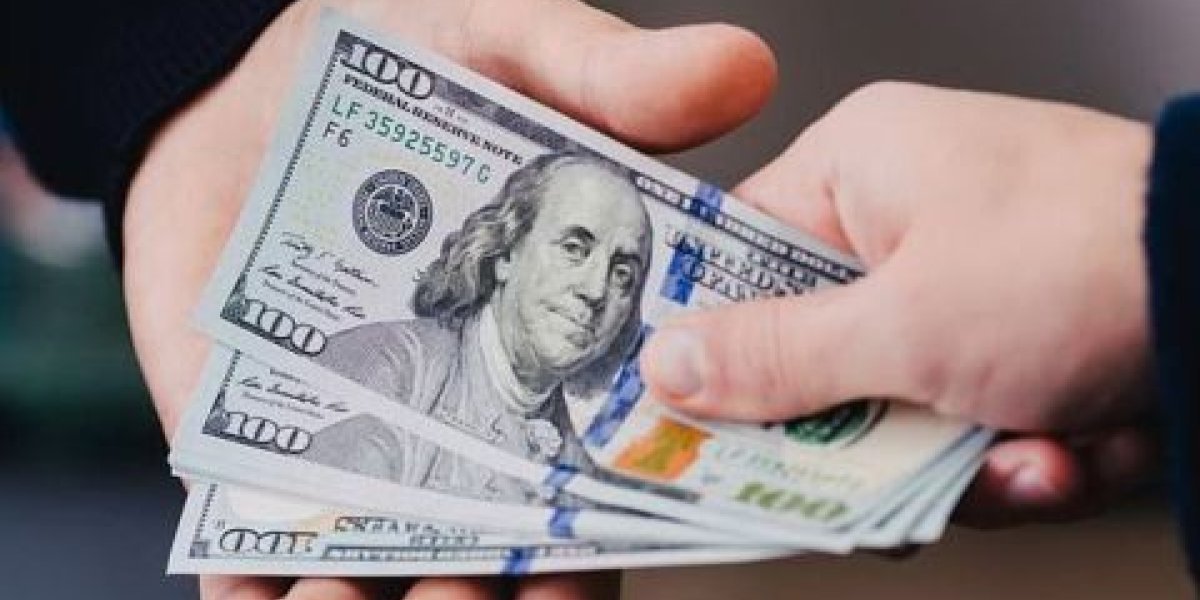 Деньги на ветер: какие долларовые купюры могут не принять в обменнике Деньги на ветер: какие долларовые купюры могут не принять в обменнике