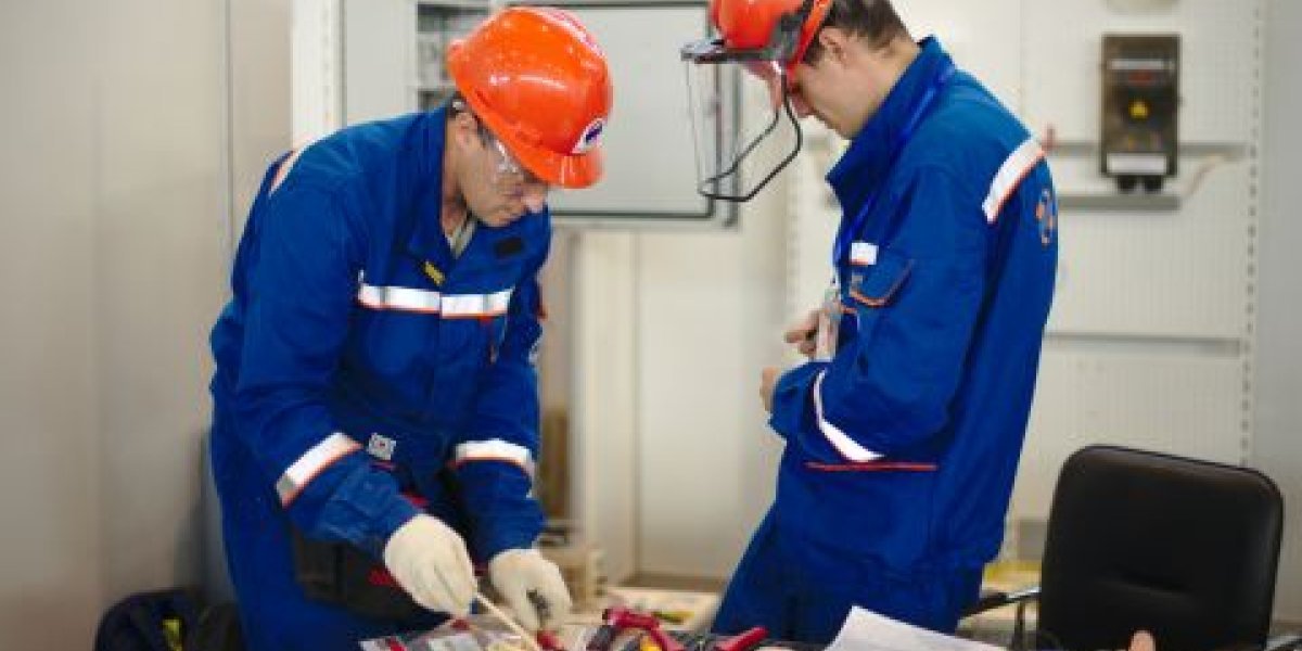 Новый закон открывает путь к профессии: как регионы закроют кадровый дефицит за счет выпускников Новый закон открывает путь к профессии: как регионы закроют кадровый дефицит за счет выпускников