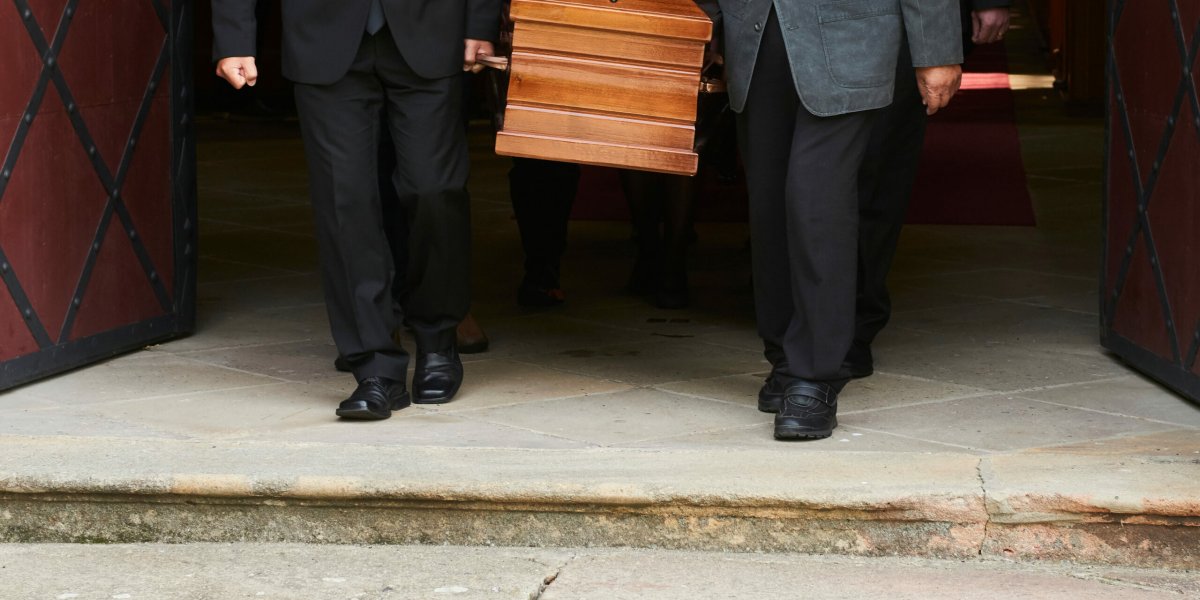 Мертвец вернулся: таец пришел домой спустя две недели после собственных похорон Мертвец вернулся: таец пришел домой спустя две недели после собственных похорон