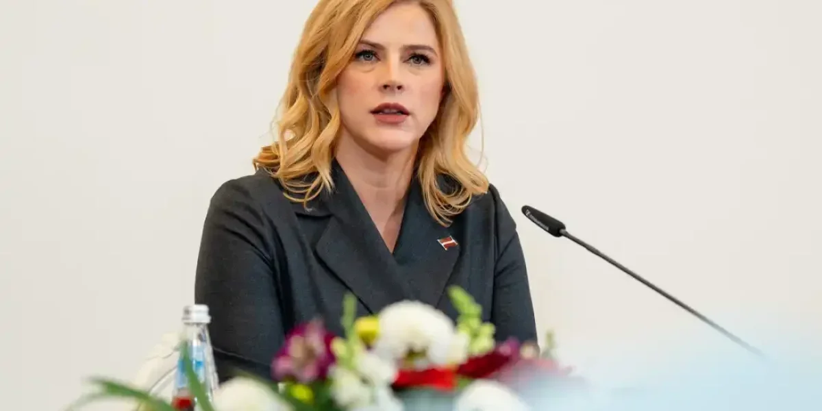 Балтийский разворот на 180: от «никаких контактов!» до «мы тоже хотим за стол!» Балтийский разворот на 180: от «никаких контактов!» до «мы тоже хотим за стол!»