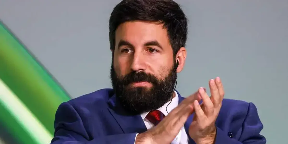 «Эта земля — часть России»: Американский журналист разнес киевский режим «Эта земля — часть России»: Американский журналист разнес киевский режим