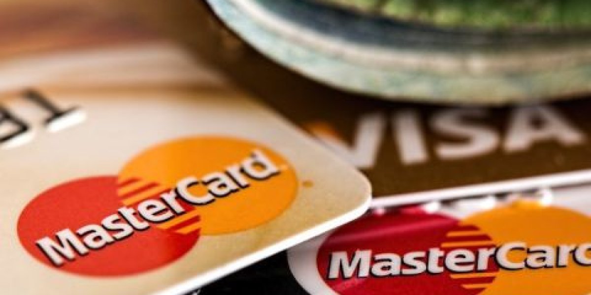 Кусочек пластика, который может стоить вам денег: почему старую банковскую карту нельзя просто выбросить Кусочек пластика, который может стоить вам денег: почему старую банковскую карту нельзя просто выбросить